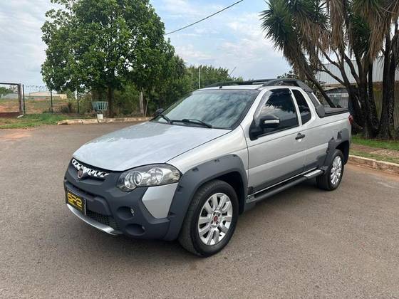 FIAT STRADA 1.8 MPI ADVENTURE CE 16V FLEX 2P MANUAL FIAT STRADA 1.8 MPI ADVENTURE CE 16V FLEX 2P MANUAL
